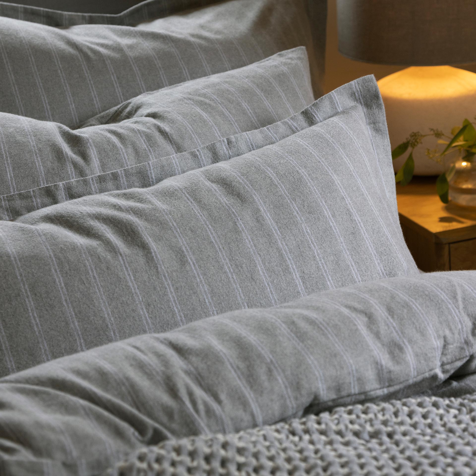 Coton Doux - Ensemble de Couette Rayé en Flanelle 100% Confortable