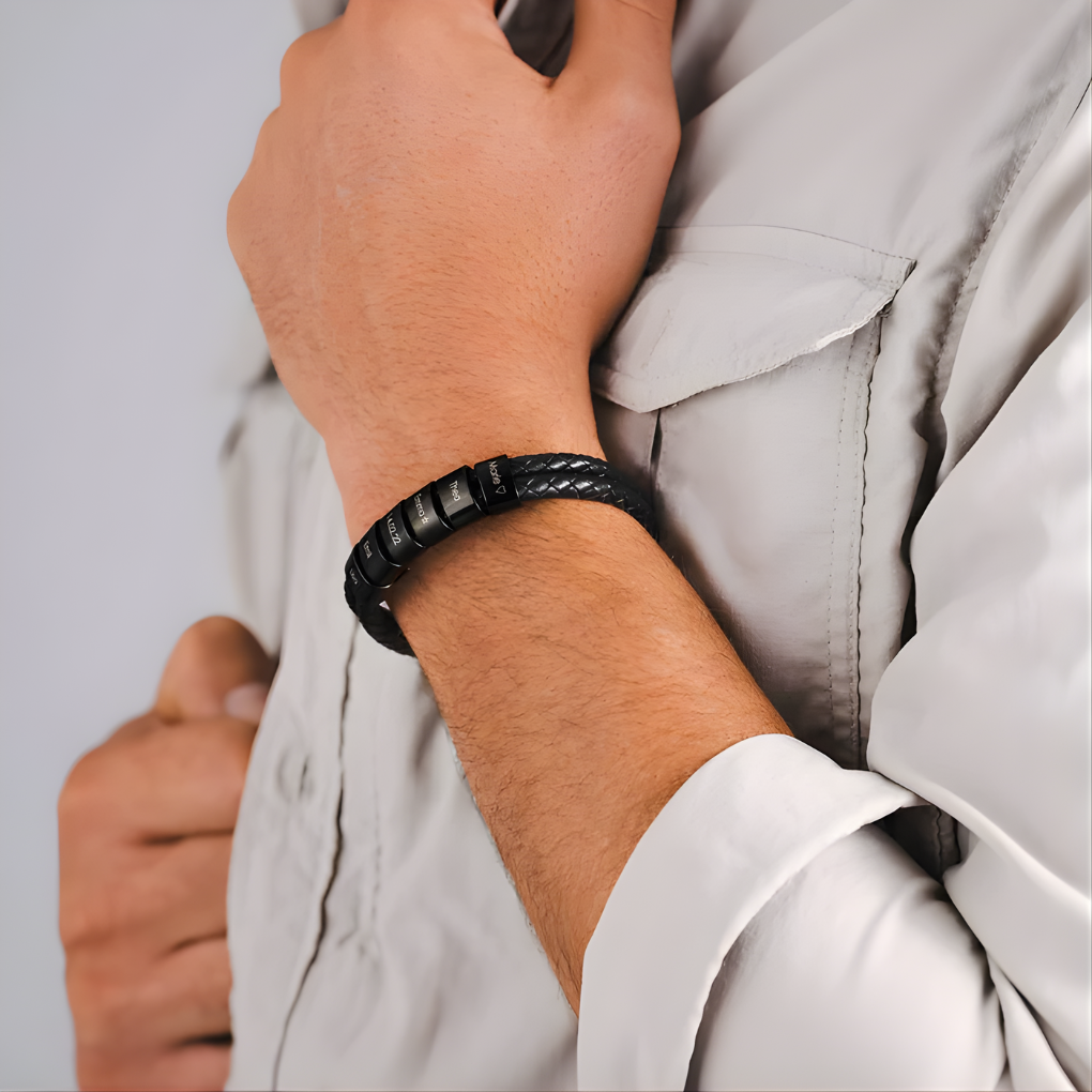Bracelet Noir pour Homme avec Perles Gravées