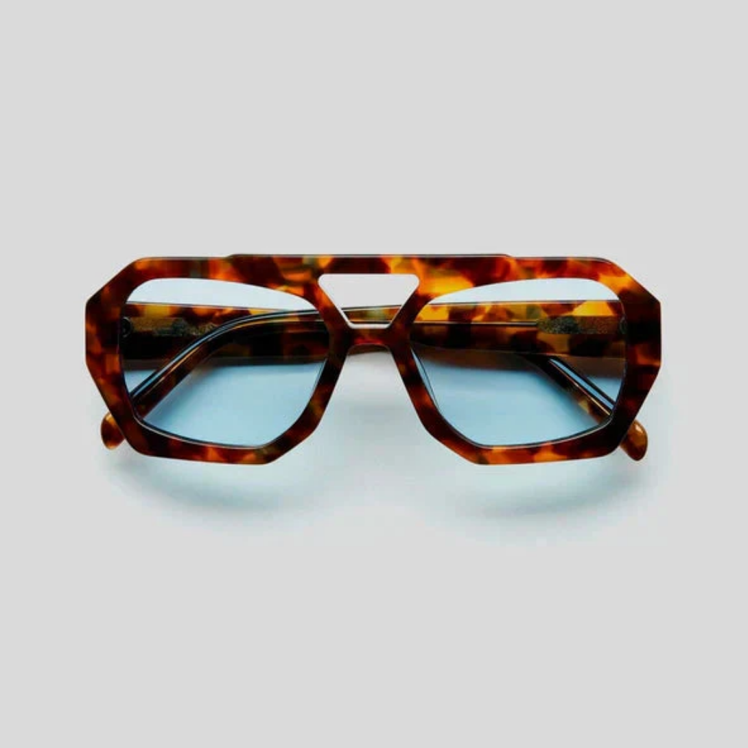 Lunettes de soleil à monture moderne