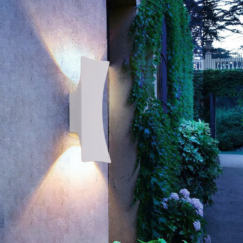 LumièreStyle - Applique Murale Extérieure Minimaliste LED, Design Élégant et Économie d'Énergie