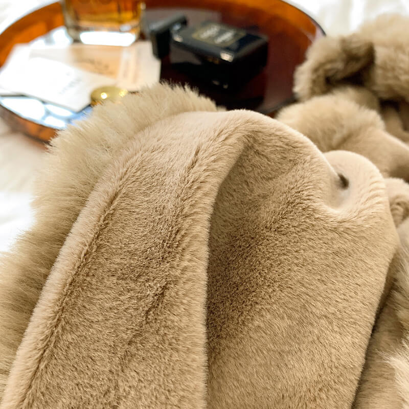 CocoonChic - Couverture en Fausse Fourrure Douce et Élégante pour Lit