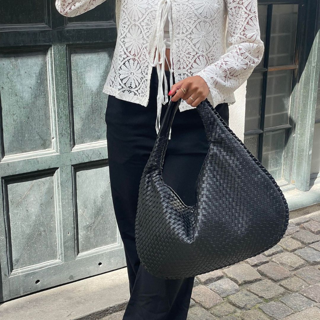 ChicEssentials - Sac Hobo Vegan en Cuir Minimaliste et Élégant