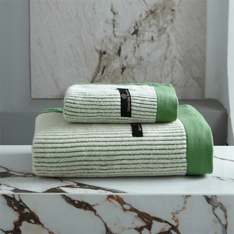 EcoChic - Serviette de Bain Super Douce en 100 % Coton Bio