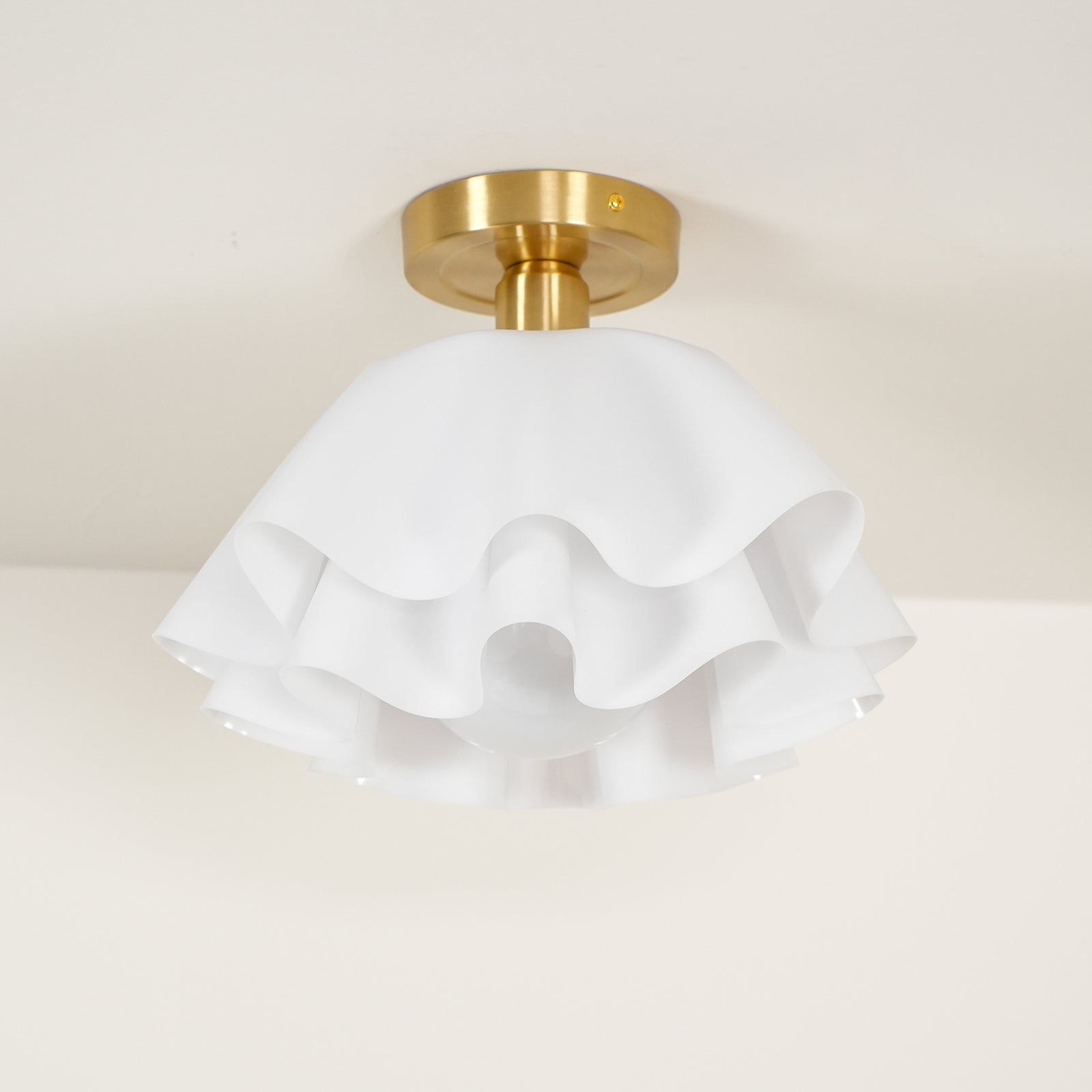 LumièrePlafond Chic - Suspension Moderne Élégante pour Votre Intérieur