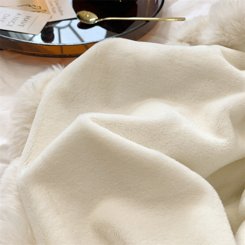 CocoonChic - Couverture en Fausse Fourrure Douce et Élégante pour Lit