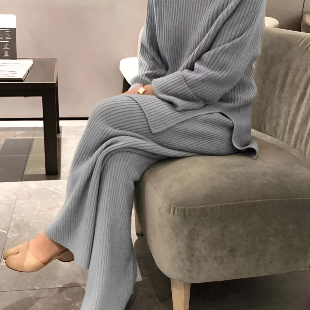 Ensemble pull tricoté et pantalon