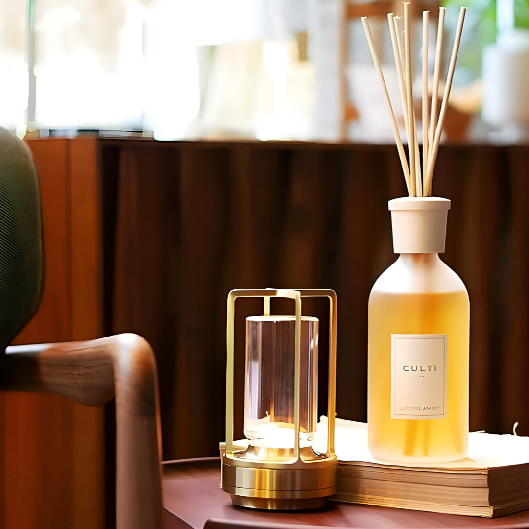 ElegantLight - Lampe de Table Étanche et Portable pour un Éclairage Stylé