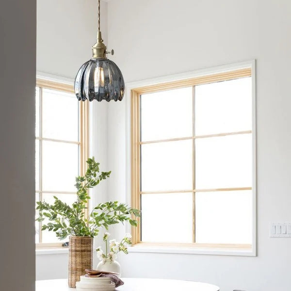 LumiChic - Suspension en Verre Floral Japonais, Éclairage Élégant pour Décoration Moderne