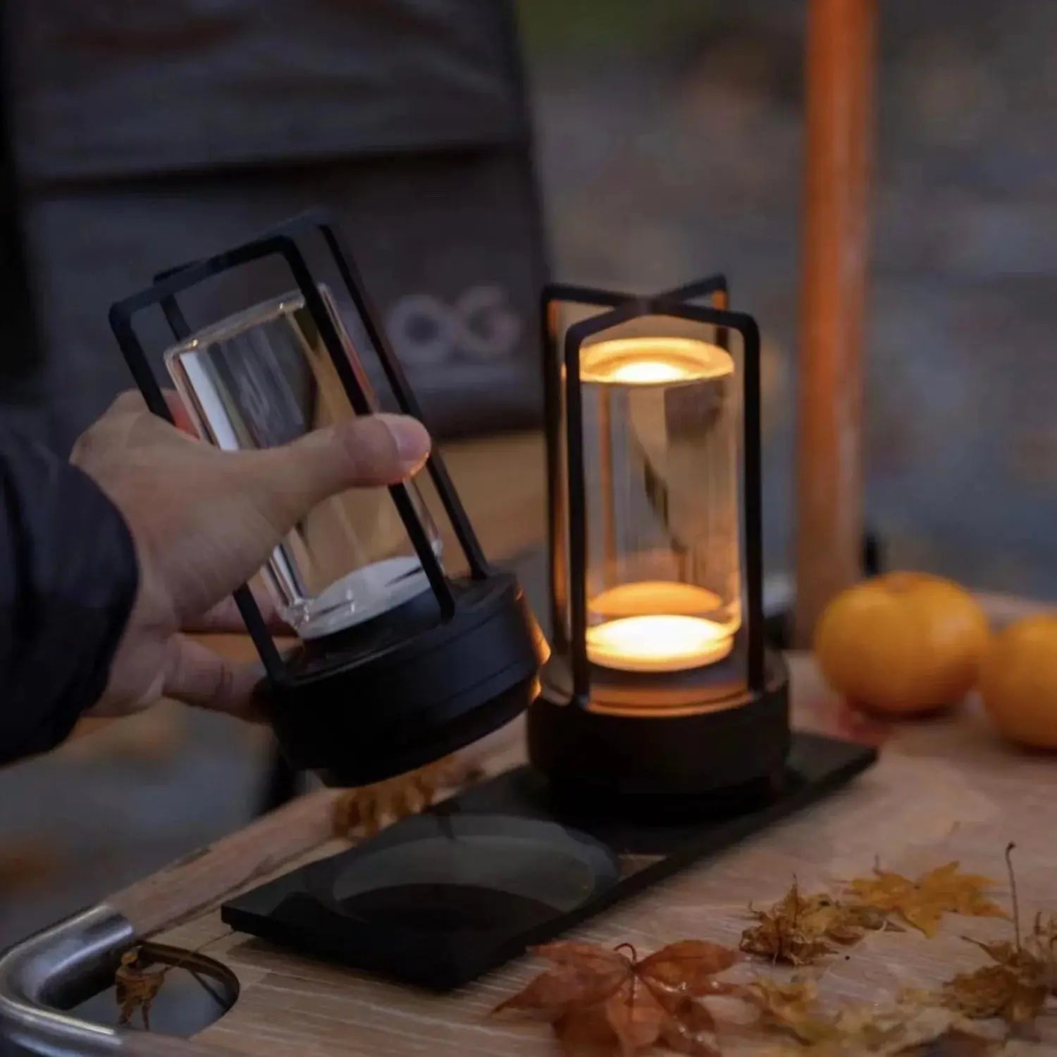 LumièreChic - Lampe de Table Portable LED Élégante et Rechargeable
