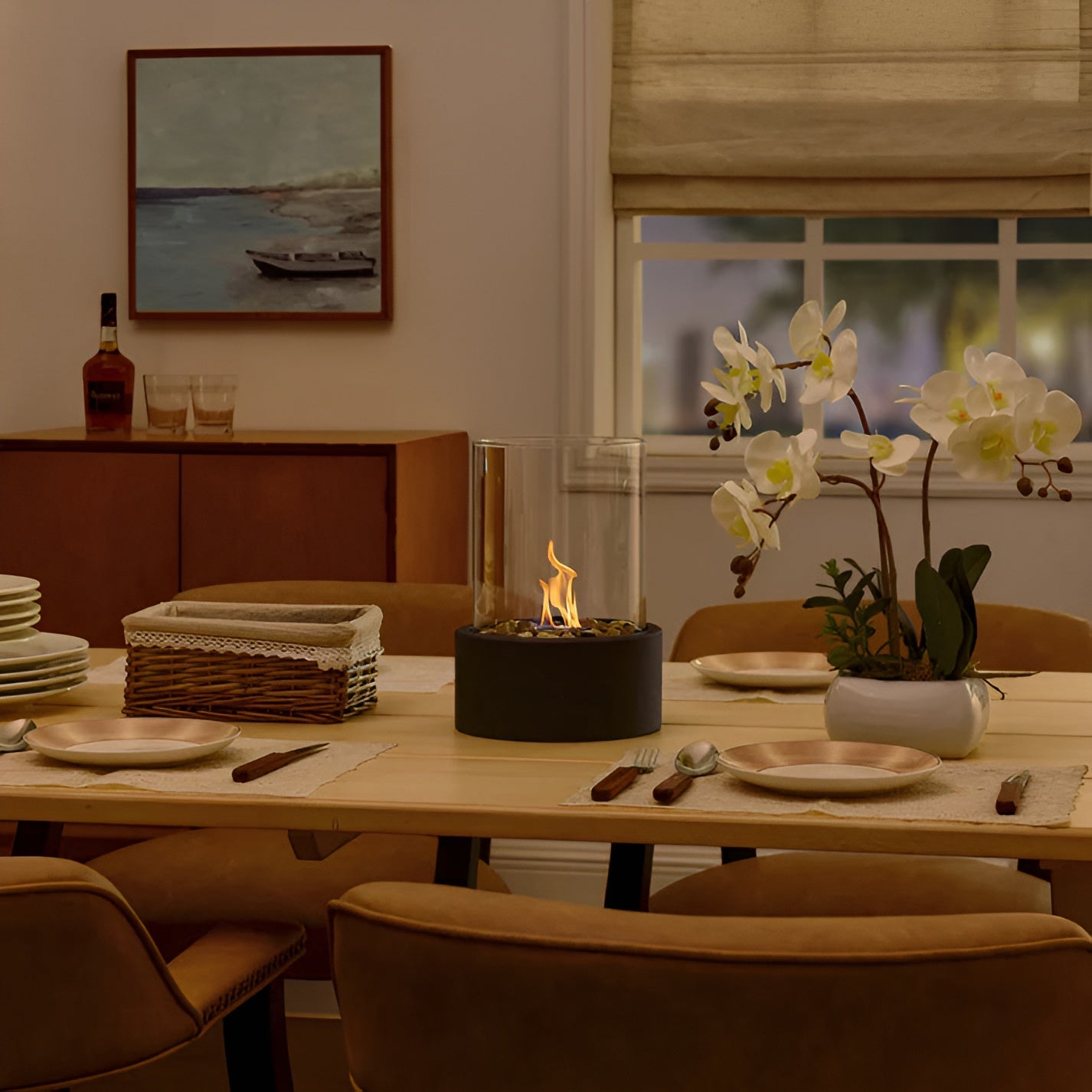 SleekFlame - Foyer de table élégant avec base en métal noir