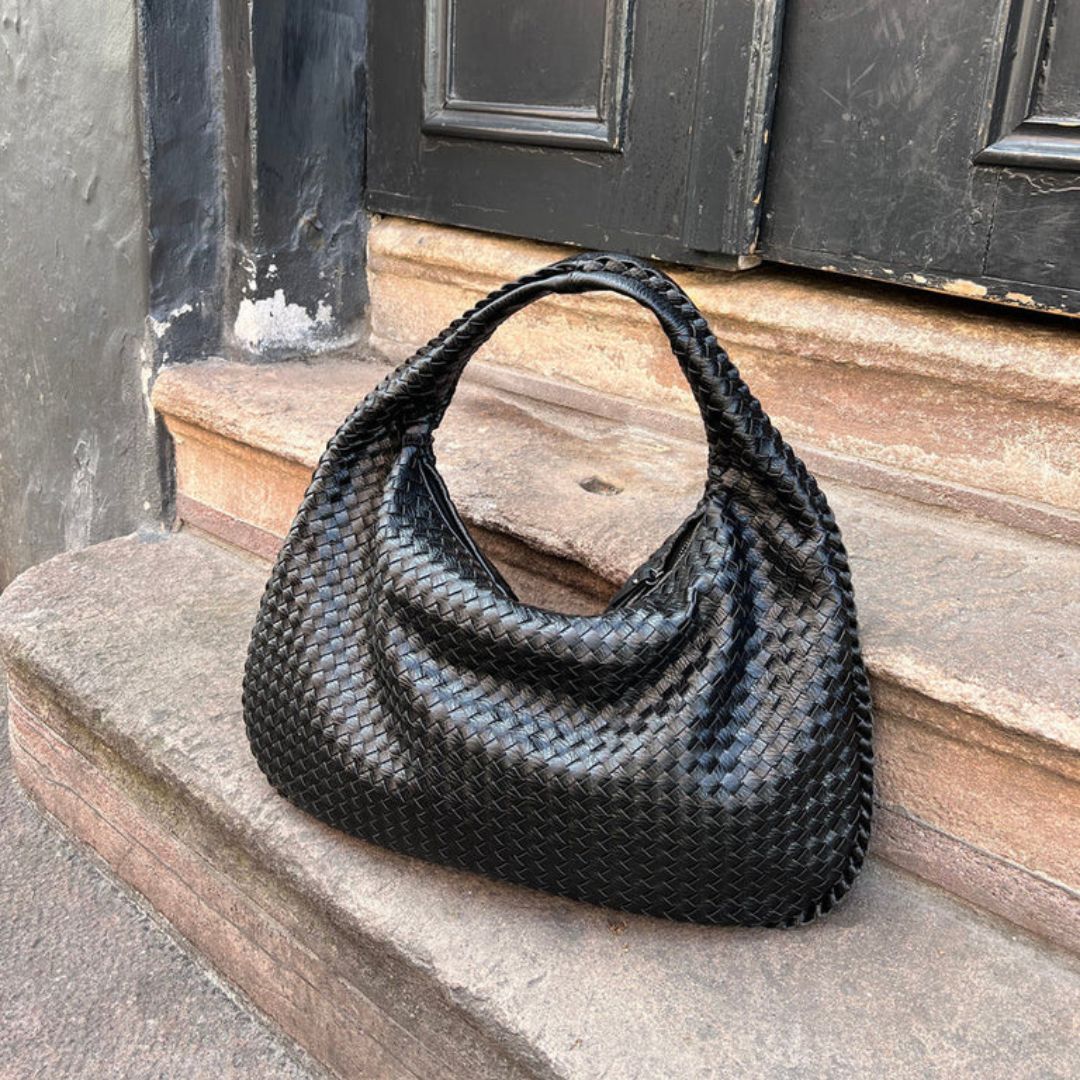 ChicEssentials - Sac Hobo Vegan en Cuir Minimaliste et Élégant