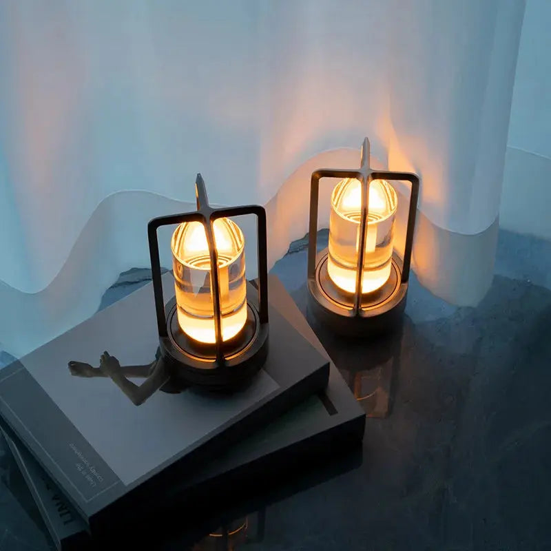 LumièreChic - Lampe de Table Portable LED Élégante et Rechargeable